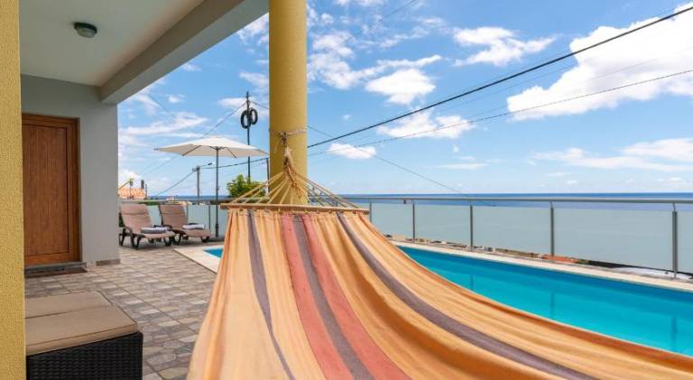 Vacation home with private pool, patio & grill — photo 5
