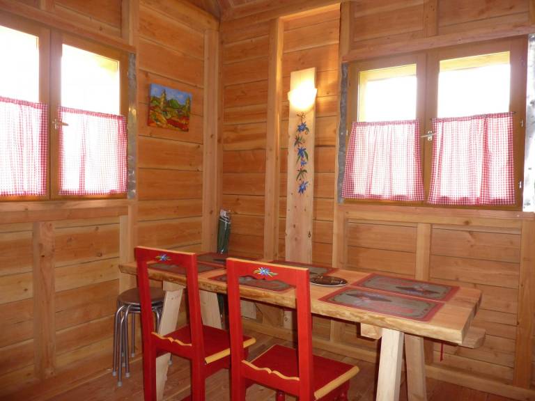 Beautiful gite with yard, patio & BBQ | Pet-friendly — photo 3