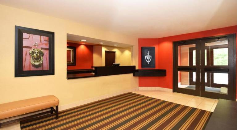 Studio 6 Chantilly VA Washington Dulles Airport — photo 4