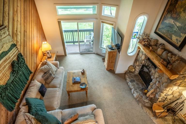 3 Bedrooms Loft townhome in Snowcreek Phase 3, Private Pool Table Sleeps 6 Guests, Dog Friendly — photo 5