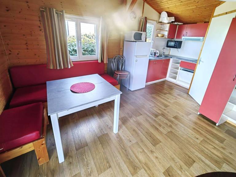 Air-conditioned chalet for 6, quiet with pool and parking — photo 2