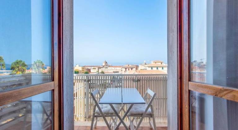 Holiday apartment with 2 rooms for 5 persons in Alghero