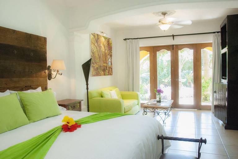 El Encanto Inn & Suites — photo 2