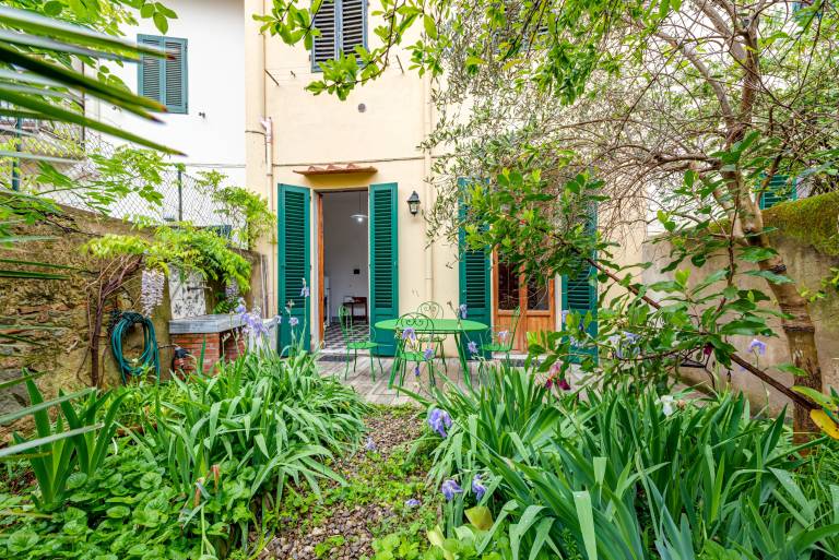 Apartment 'La Casa Vintage' with Private Garden, Wi-Fi and Air Conditioning in Santa Maria