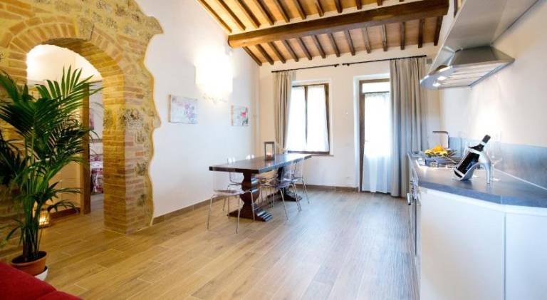 Serviced apartment with terrace, garden & pool — photo 4