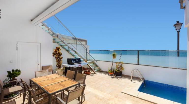 First Row Beach Villa — photo 5