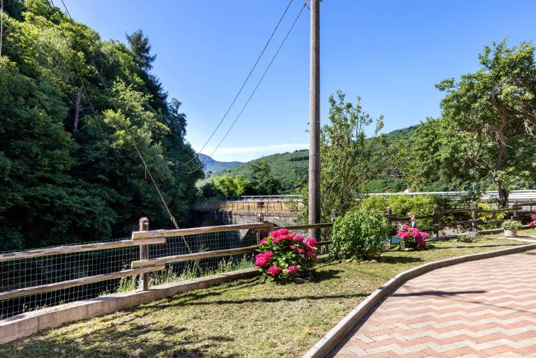 Holiday Home 'La Casa Sul Lago' with Sea View, Private Garden and Wi-Fi — photo 2