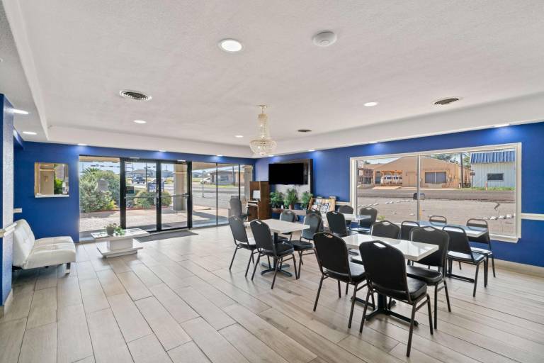 Americas Best Value Inn Brenham — photo 2