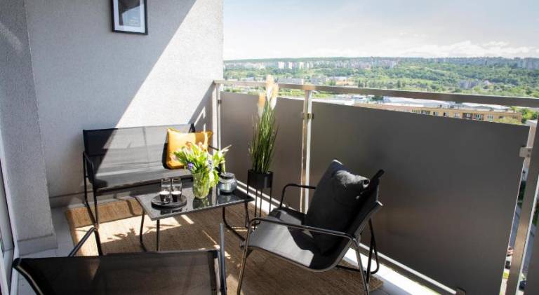 Apartment with patio — photo 3