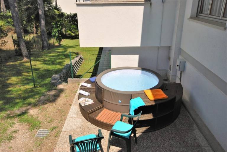 Family-oriented charming holiday apartment with garden, grill & terrace | Garden view | Dogs allowed — photo 2