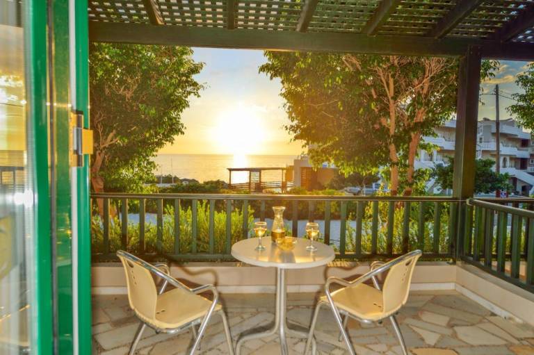 Serviced apartment with terrace & garden | Close to the beach | Pet-friendly — photo 4