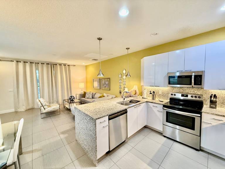 Vacation home with pool & yard | Pet-friendly — photo 4