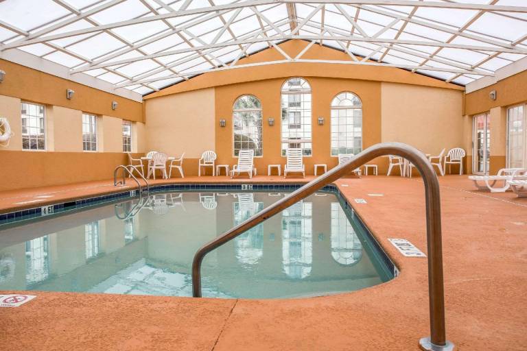 Comfort Inn & Suites Ft. Jackson Maingate — photo 2