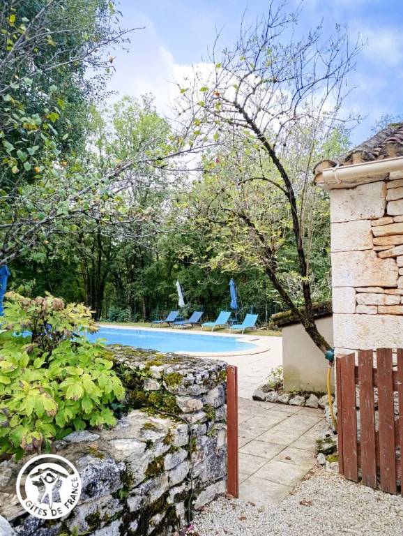Gite with barbecue, patio & garden — photo 3
