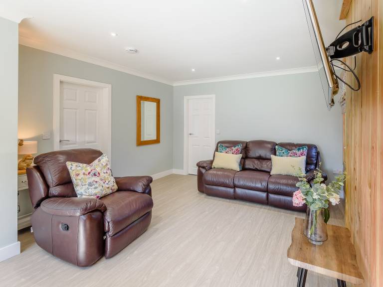 Cottage with garden | River view — photo 4