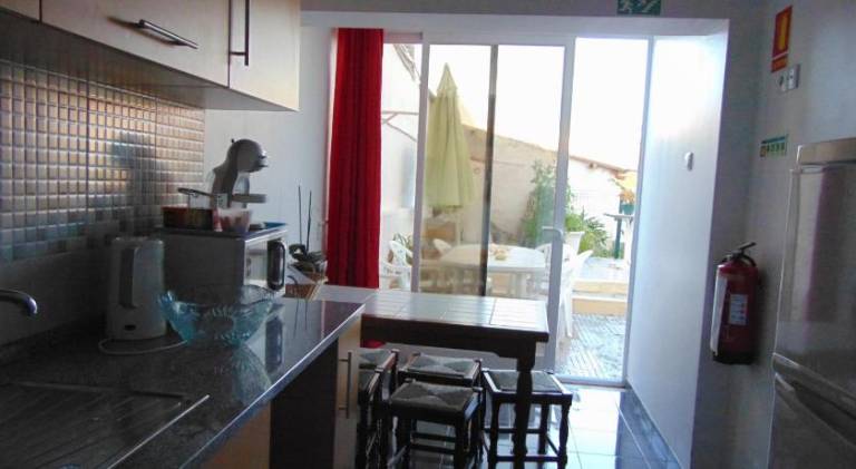 Holiday apartment with pool — photo 4