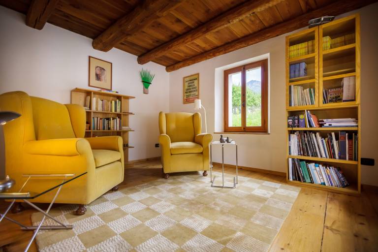 Vacation home with yard, terrace & barbecue | Mountain view | Suitable for remote work — photo 4