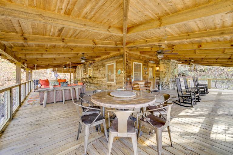 Creekside Cabin in the Heart of Maggie Valley — photo 2