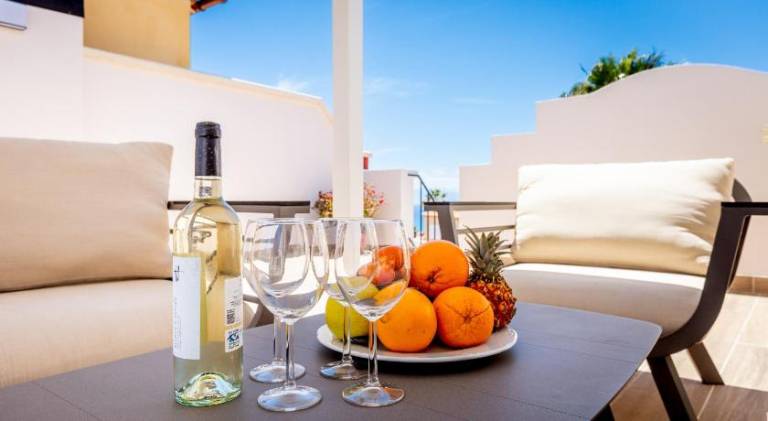 Rental apartment with terrace & pool | Close to the beach | Pets are welcome — photo 4