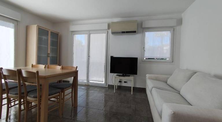 Apartment with terrace — photo 3