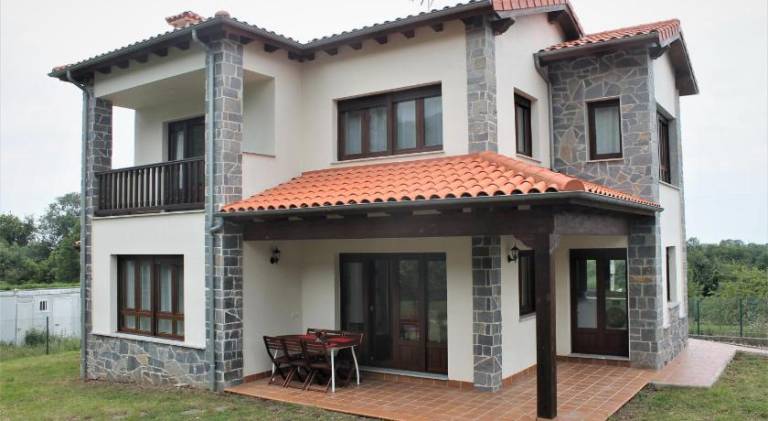 220 m&sup2; Ferienhaus