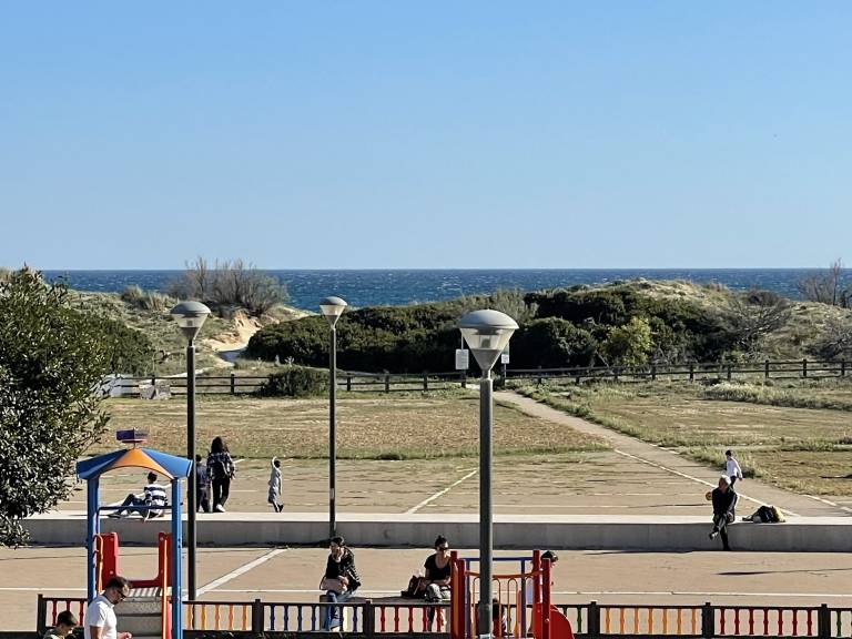Children-friendly apartment with terrace, BBQ & yard | Panoramic view | Next to the beach | Pets are welcome — photo 3