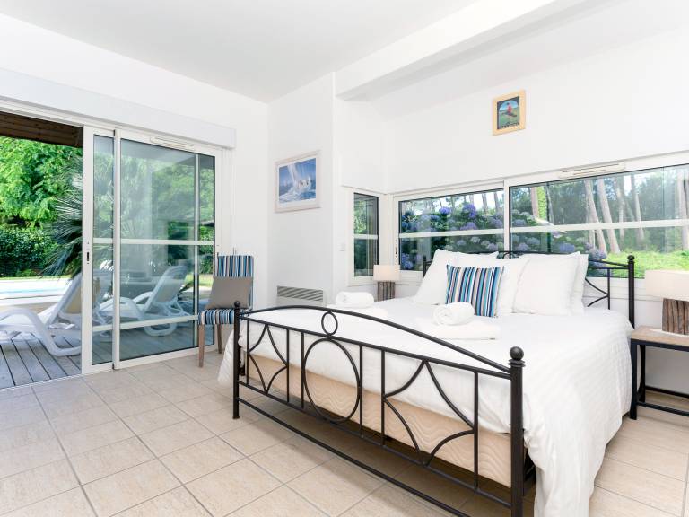 Fully equipped house with garden, private pool & terrace | Pets are welcome — photo 5