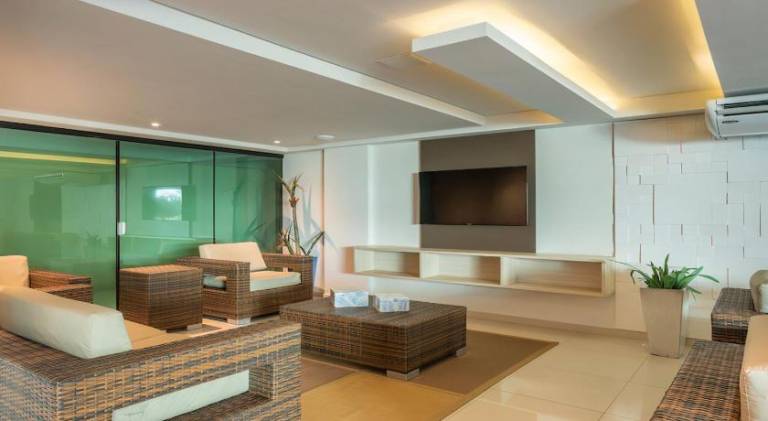 Pleasant serviced apartment with pool, yard & patio | Next to the beach | Pet-friendly — photo 2