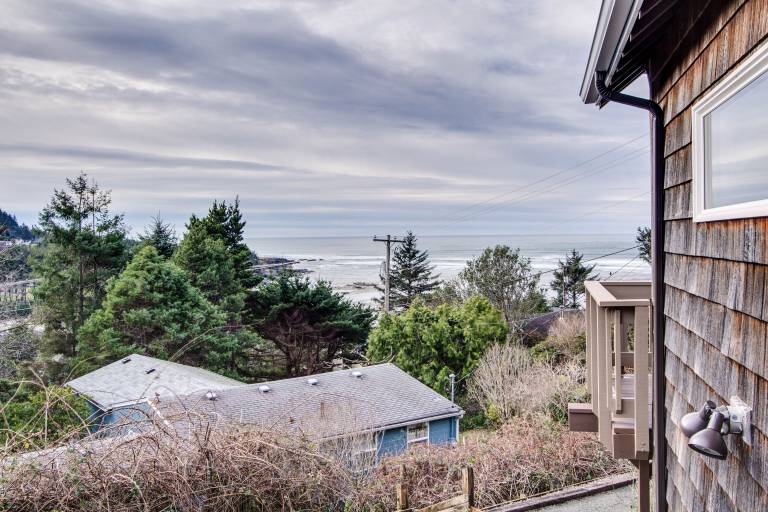 House Yachats