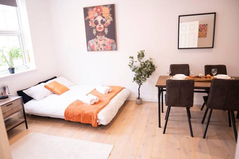 Sleeps 6- Close to the beach - Pet Friendly — photo 2