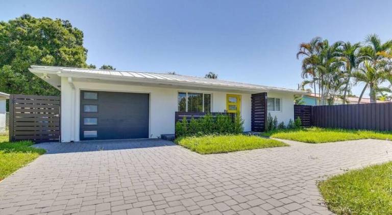 House with pool | Dogs allowed in Lauderdale-by-the-Sea, FL