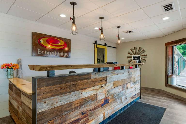 Econo Lodge Lakeview — photo 3