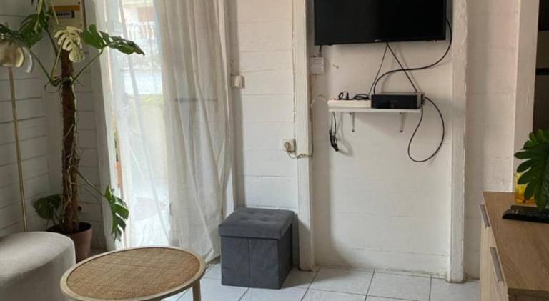 House with patio | Beach nearby | Dogs allowed — photo 2