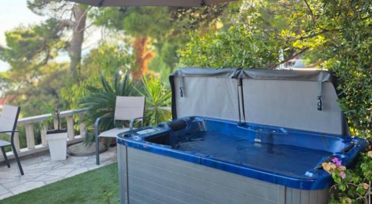 Apartment with terrace & jacuzzi | Beach nearby | Pet-friendly — photo 5