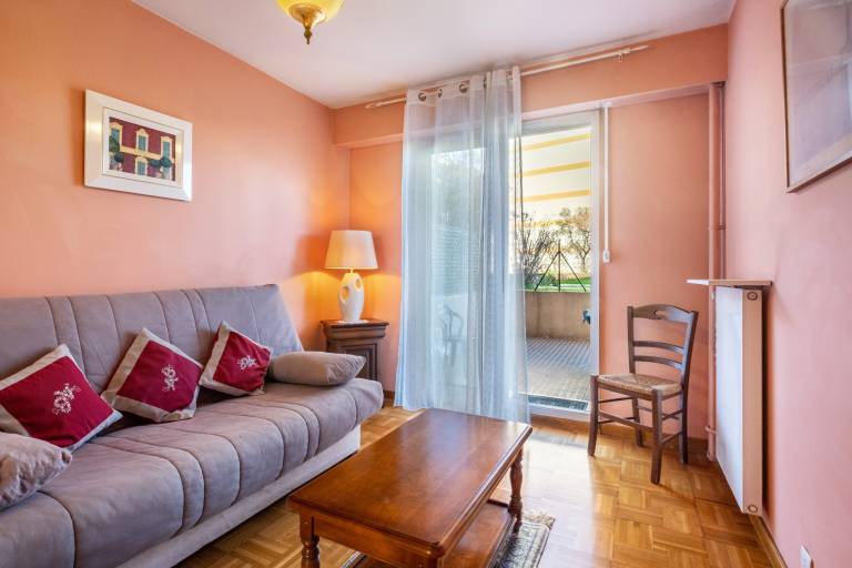 Holiday apartment with terrace, garden & fast internet | Next to Promenade des Anglais | Garden view — photo 3