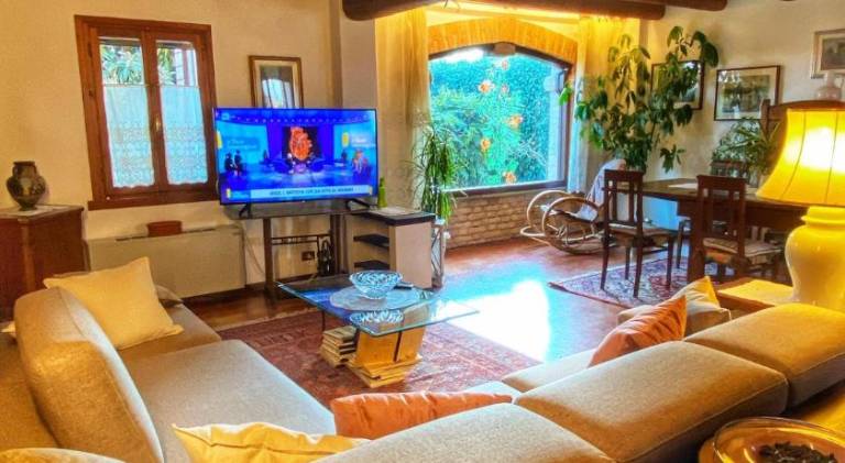 Vacation home with hot tub & pool | Pets allowed — photo 2