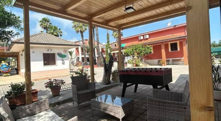 Serviced apartment with private pool, barbecue & terrace | Pets allowed — photo 4