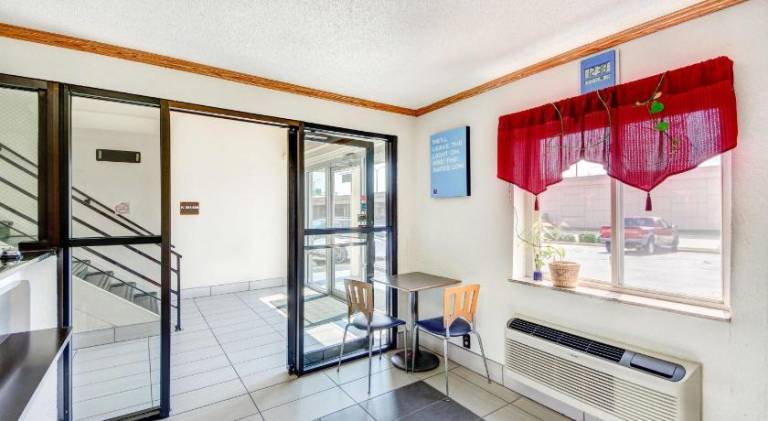 Motel 6 Wichita, KS — photo 5