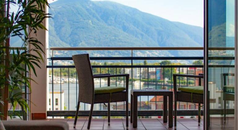 Serviced apartment with terrace, BBQ & yard | Pets allowed — photo 4