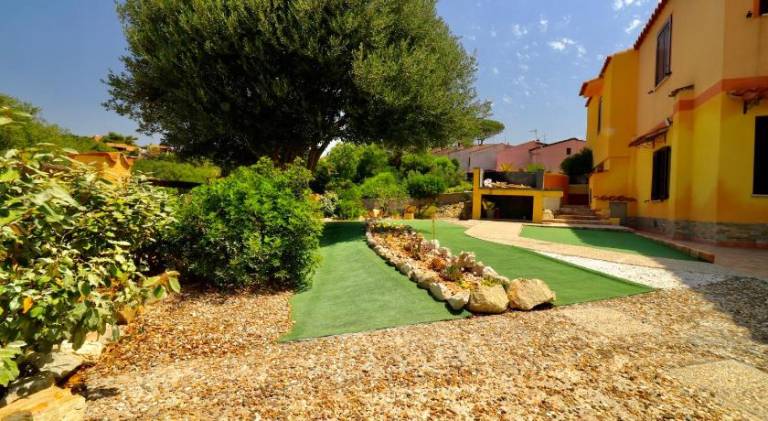 Apartment with garden & grill in Arbus