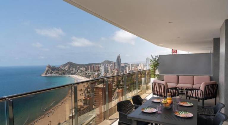 Sunset Cliffs Apartment - High Floor - Sea View — photo 3