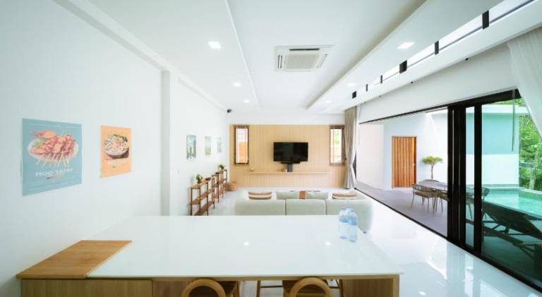 Villa with patio & private pool | Pets are welcome — photo 4