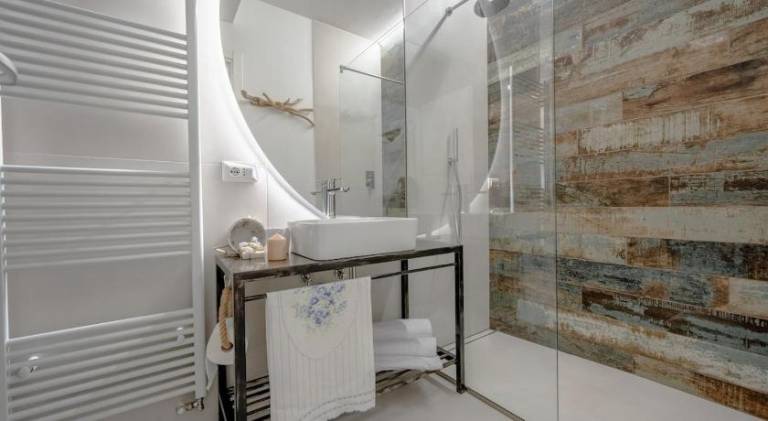 Holiday apartment with 2 rooms for 5 persons — photo 2