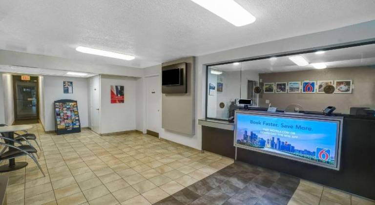 Motel 6 Lexington, KY - East I-75 — photo 4