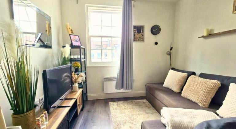 Rental apartment | Next to Christmas Steps | Pet-friendly — photo 2