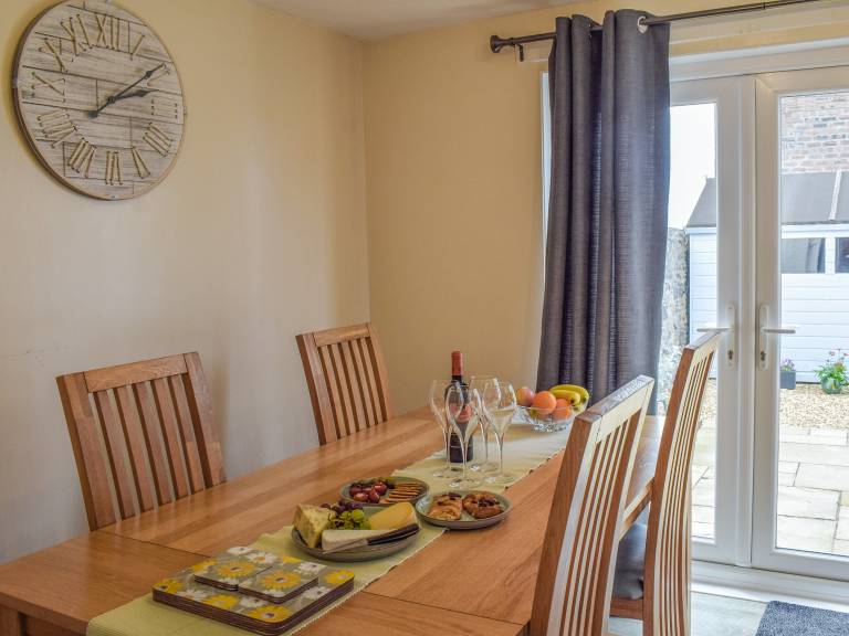 Family-friendly beautiful cottage with garden & grill | River view | Pets are welcome — photo 4