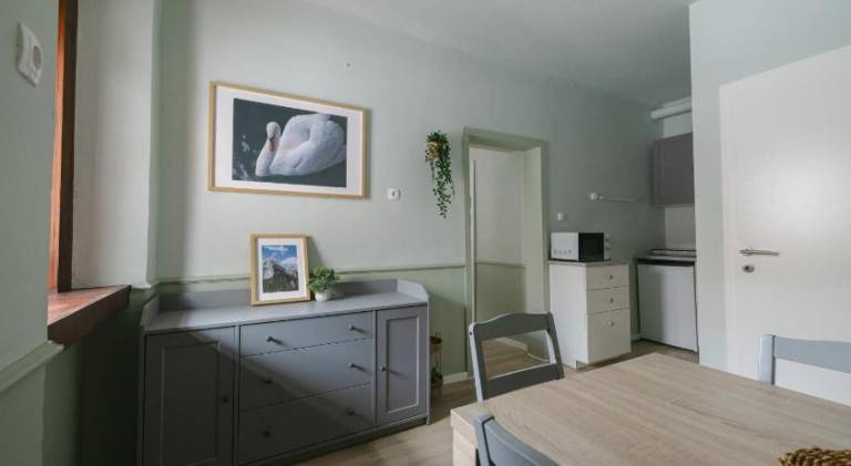 Apartment with patio & garden — photo 5