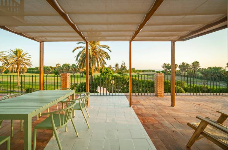 Holiday Apartment 'Casa Chirimoyo' with Sea View, Shared Pool & Wi-Fi in Granada