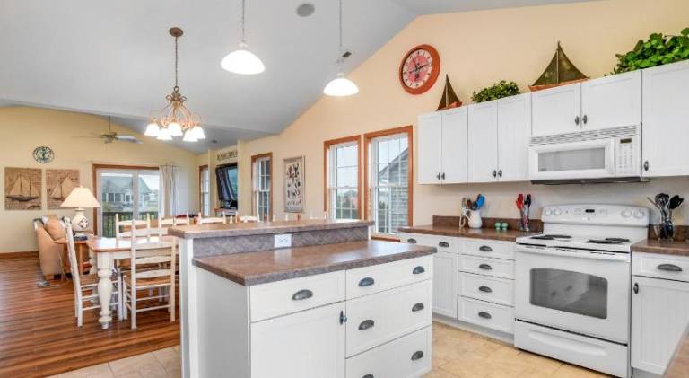 House with jacuzzi & pool | Beach nearby | Pet-friendly — photo 4