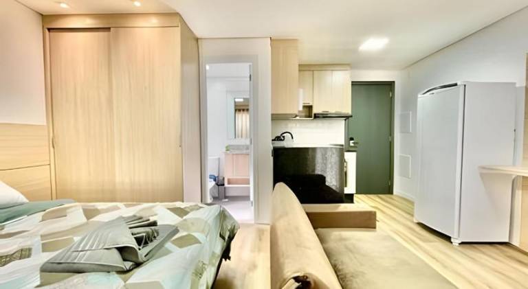 Apartment with pool — photo 2